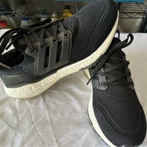 Adidas UltraBoost 21 Blk/Wht Running Shoes FY0402 Women’s Size 6 Free Shipping